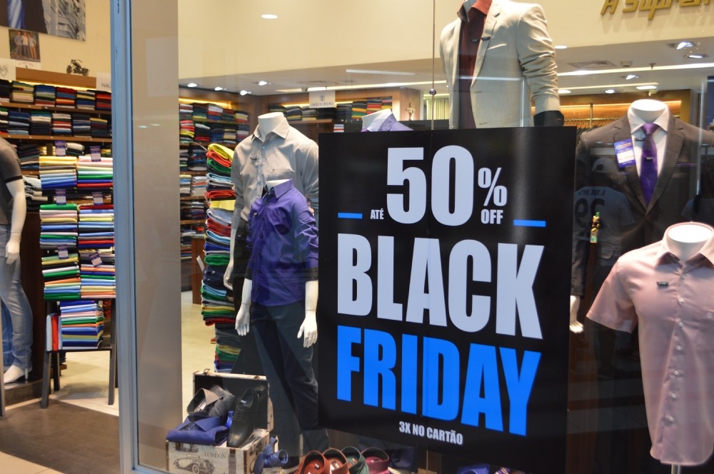 Você está visualizando atualmente Cerca de 90% das lojas físicas do Rio pretendem participar da Black Friday