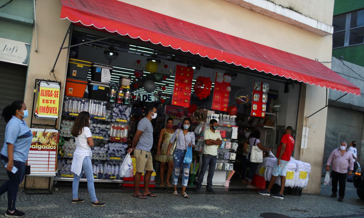 Você está visualizando atualmente Instituído o Período Conservador no Rio. Comércio tem horário livre, mas com algumas restrições