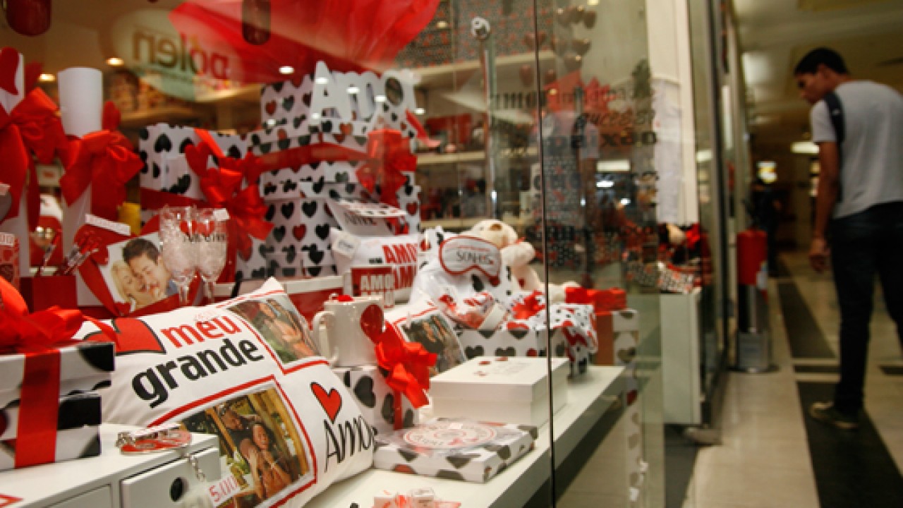 Read more about the article Lojistas cariocas estão otimistas com as vendas para o Dia dos Namorados