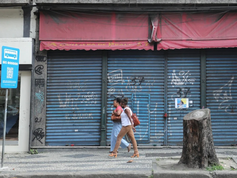 Você está visualizando atualmente Rua da Carioca sofre com abandono e esvaziamento de lojas