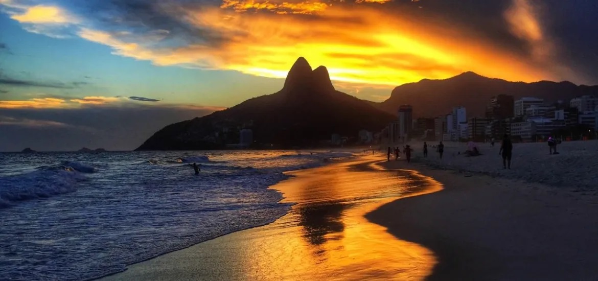 Leia mais sobre o artigo Verão e carnaval devem aquecer as vendas do comércio carioca