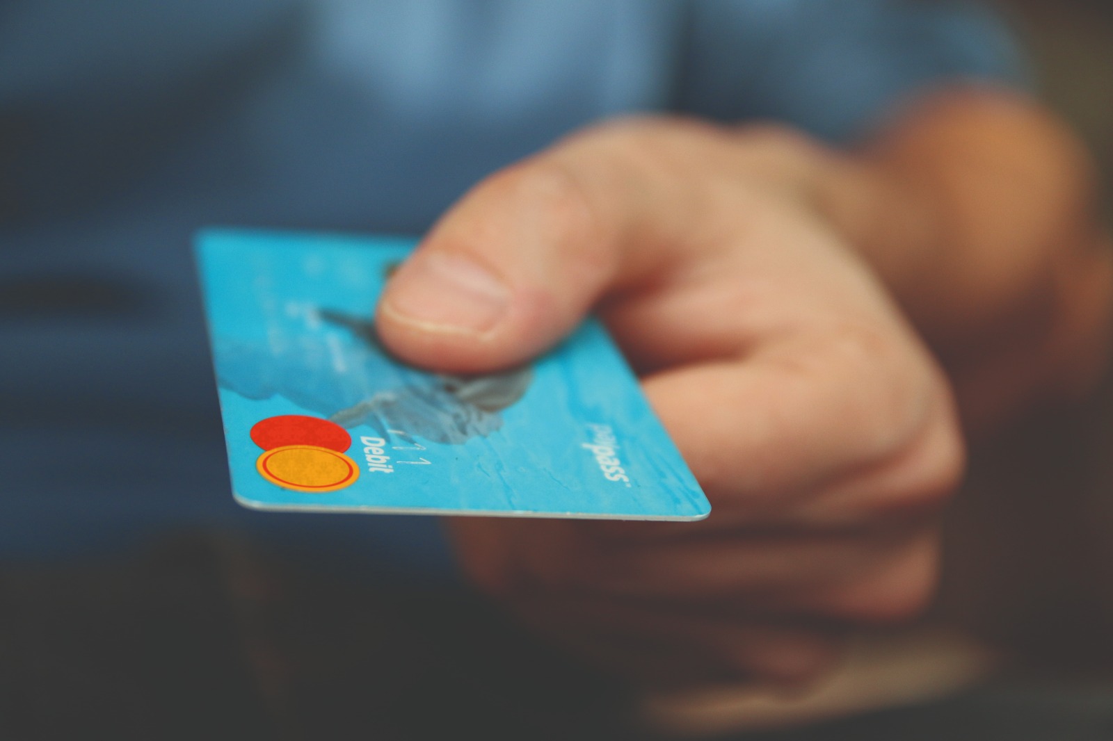 Você está visualizando atualmente Contra o fim das compras parceladas no cartão de crédito sem juros