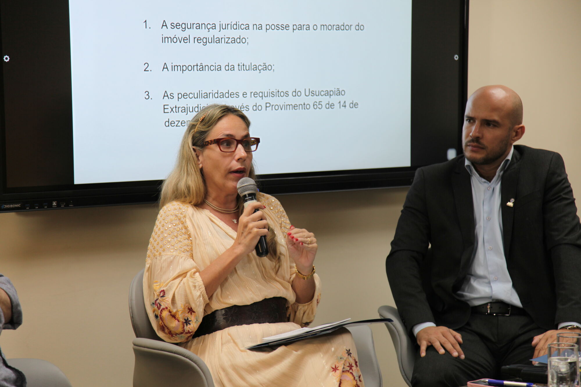 No momento, você está visualizando Revitalização do Centro em debate: CRA-RJ promove mesa redonda sobre regularização fundiária e segurança urbana