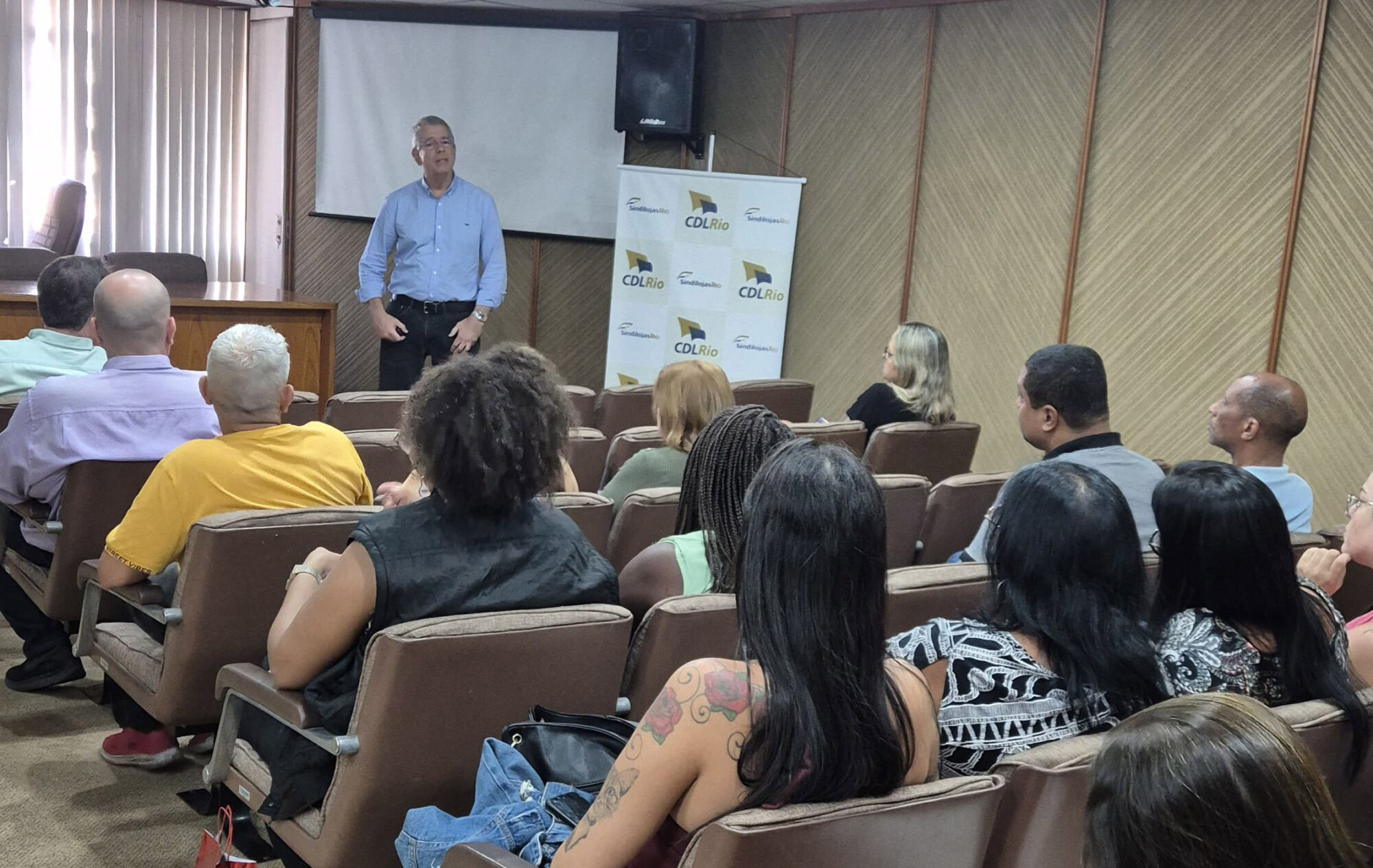 No momento, você está visualizando Educação Financeira – SindilojasRio promove palestra para colaboradores