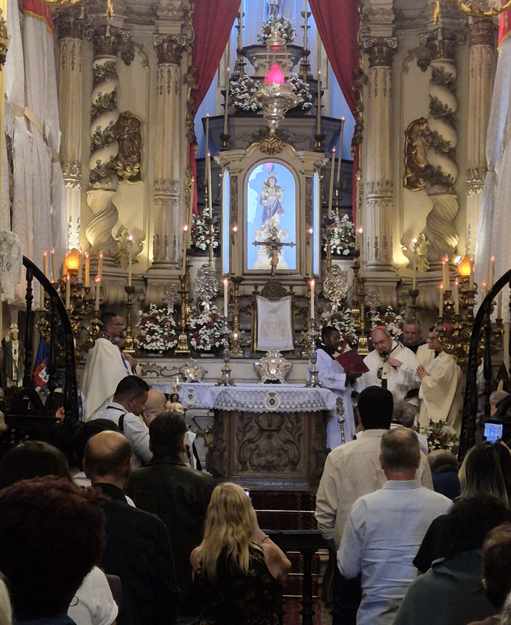 No momento, você está visualizando Arcebispo do Rio celebra missa da Padroeira dos Comerciantes