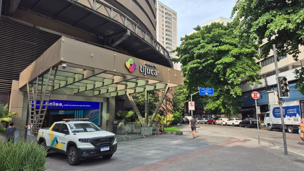No momento, você está visualizando Após incêndio, Shopping Tijuca será reaberto nesta sexta-feira (16)